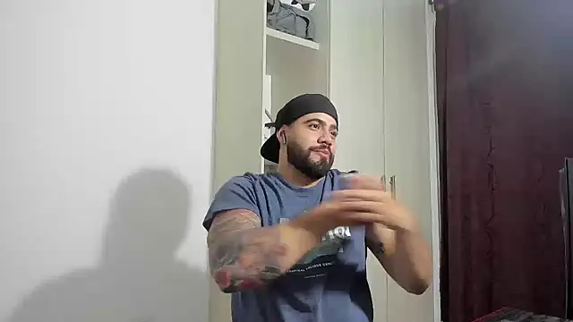 Snapshot of _Coddygold_ chatting on 11/17/25, 12:14 Coddygold online show from 11/17/25, 12:14