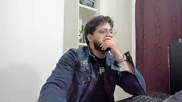 Snapshot of _Coddygold_ chatting on 11/24/25, 12:21 Coddygold online show from 11/24/25, 12:21