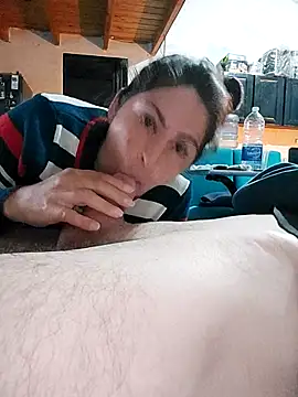 Snapshot of Sasy06 chatting on 10/29/25, 12:31 Sasy06 online show from 10/29/25, 12:31