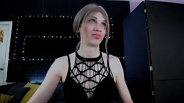 Snapshot of Hardy_Green chatting on 12/18/25, 03:55 Hardy Green online show from 12/18/25, 03:55