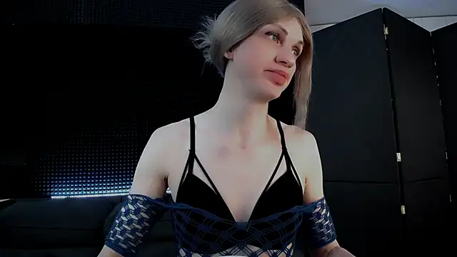 Snapshot of Hardy_Green chatting on 10/24/25, 03:27 Hardy Green online show from 10/24/25, 03:27