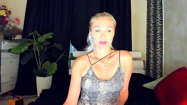 Snapshot of _SABOTAGE_ chatting on 06/20/26, 01:43 SABOTAGE online show from 06/20/26, 01:43