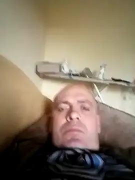 Snapshot of Robertvirt chatting on 09/23/25, 02:35 Robertvirt online show from 09/23/25, 02:35