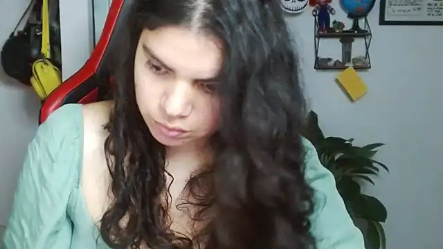 Snapshot of Nikkykora15 chatting on 03/18/25, 10:48 Nikkykora15 online show from 03/18/25, 10:48