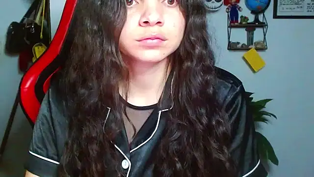 Snapshot of Nikkykora15 chatting on 03/12/25, 01:47 Nikkykora15 online show from 03/12/25, 01:47