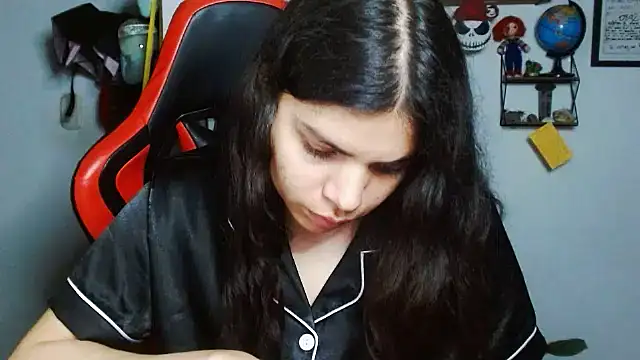 Snapshot of Nikkykora15 chatting on 02/16/25, 04:09 Nikkykora15 online show from 02/16/25, 04:09