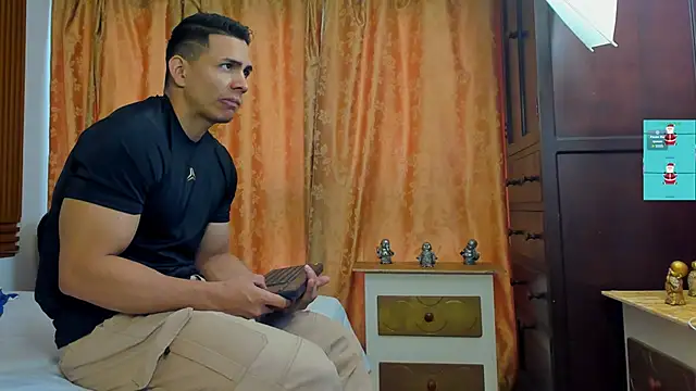 ChoreyTaiylor online show from 12/04/25, 01:43