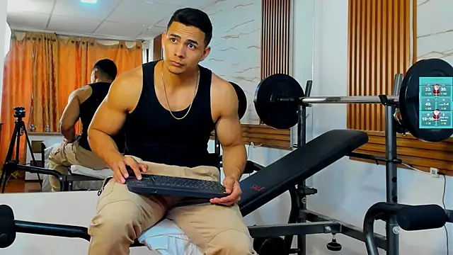 ChoreyTaiylor online show from 12/18/25, 03:16