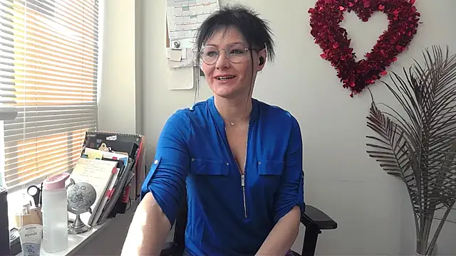 Snapshot of City_Kat chatting on 01/29/25, 04:08 City Kat online show from 01/29/25, 04:08