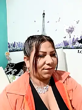 Snapshot of Alyona21 chatting on 12/02/24, 12:04 Alyona21 online show from 12/02/24, 12:04