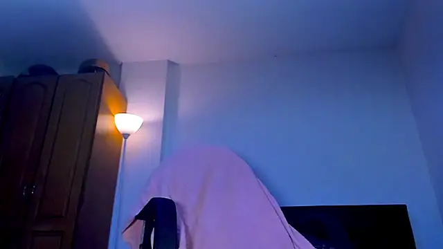 Snapshot of Eiden_allenx chatting on 05/31/26, 04:29 Eiden allenx online show from 05/31/26, 04:29