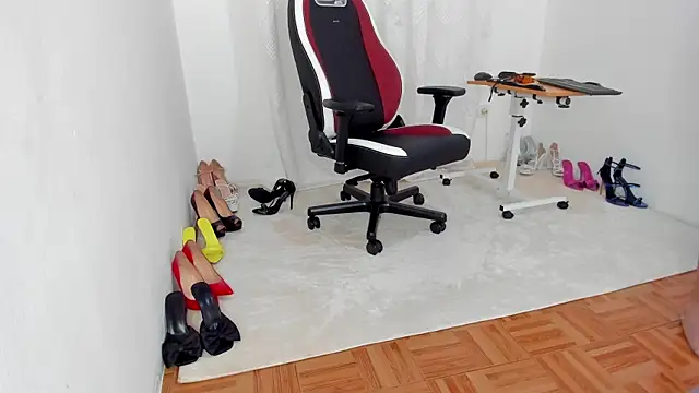 gingirel  online show from 03/07/25, 12:04