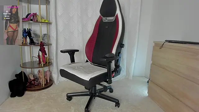 gingirel  online show from 09/23/25, 11:17