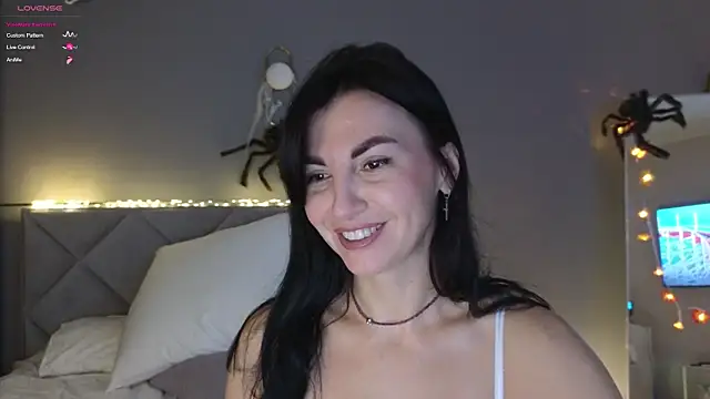 Mary love16 online show from 10/30/25, 08:01