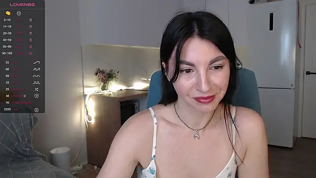 Snapshot of Mary_love16 chatting on 06/11/26, 06:21 Mary love16 online show from 06/11/26, 06:21