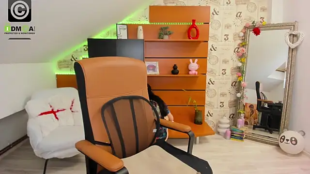 EmillyTaylor online show from 01/13/26, 04:49