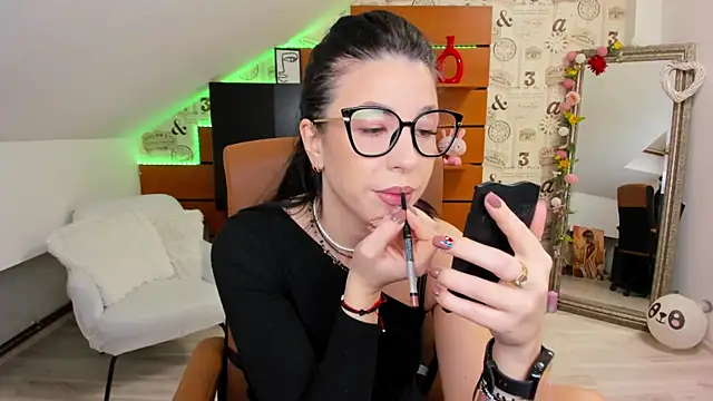 EmillyTaylor online show from 11/13/25, 04:38