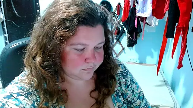 Snapshot of squirt322bbw chatting on 11/15/25, 07:07 squirt322bbw online show from 11/15/25, 07:07