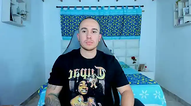 Snapshot of juan__jimenez chatting on 01/25/25, 01:21 juan jimenez online show from 01/25/25, 01:21