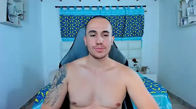 Snapshot of juan__jimenez chatting on 02/13/25, 02:12 juan jimenez online show from 02/13/25, 02:12