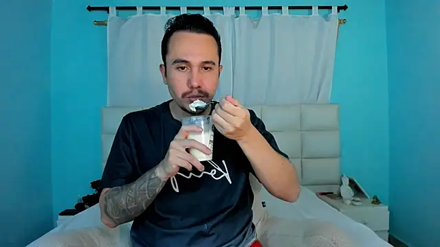 Snapshot of juan__jimenez chatting on 03/19/26, 11:38 juan jimenez online show from 03/19/26, 11:38