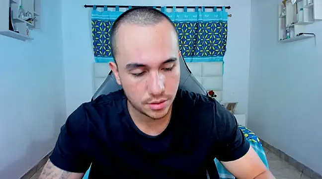 Snapshot of juan__jimenez chatting on 02/15/25, 11:36 juan jimenez online show from 02/15/25, 11:36