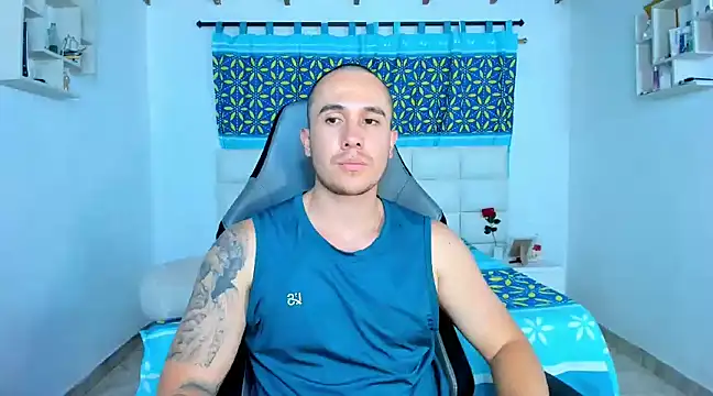 Snapshot of juan__jimenez chatting on 01/19/25, 01:32 juan jimenez online show from 01/19/25, 01:32