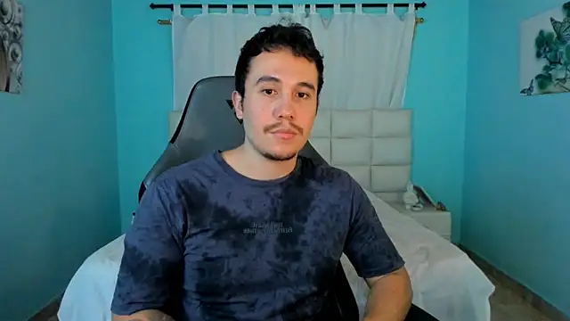 Snapshot of juan__jimenez chatting on 04/17/26, 10:34 juan jimenez online show from 04/17/26, 10:34
