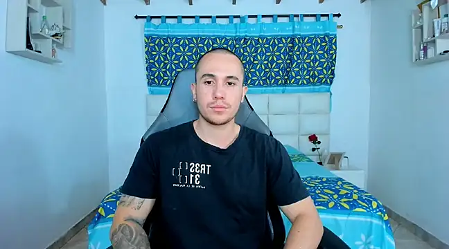 Snapshot of juan__jimenez chatting on 02/11/25, 11:33 juan jimenez online show from 02/11/25, 11:33