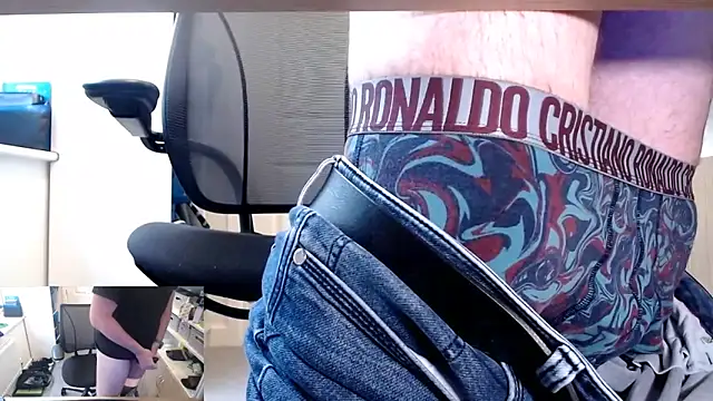 Snapshot of RicRockhard chatting on 09/24/25, 11:06 RicRockhard online show from 09/24/25, 11:06