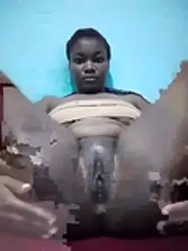 pussyqueene online show from 11/17/25, 03:10