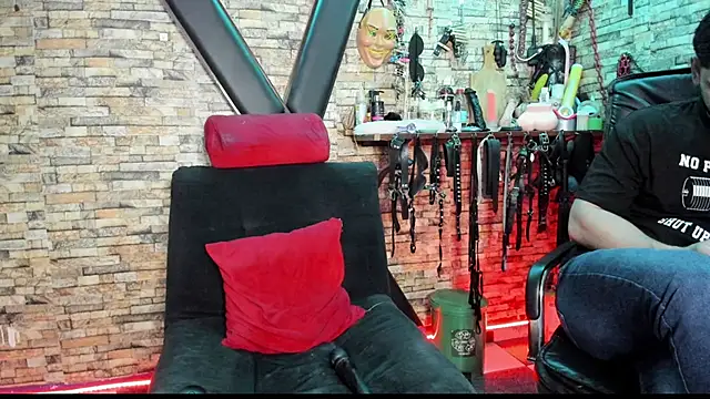 Liltildeman moon online show from 10/11/25, 09:16