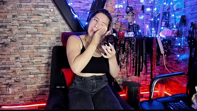 Snapshot of Liltildeman_moon chatting on 02/21/26, 04:09 Liltildeman moon online show from 02/21/26, 04:09