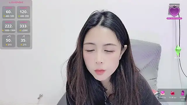 Snapshot of candy-yiyi chatting on 12/16/25, 01:48 candy-yiyi online show from 12/16/25, 01:48