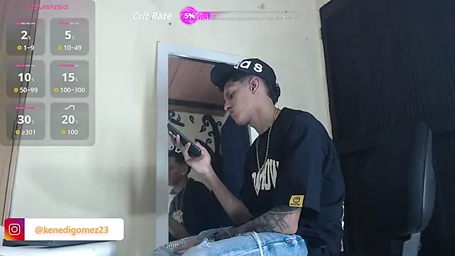 Snapshot of GaboReyes chatting on 11/15/25, 01:31 GaboReyes online show from 11/15/25, 01:31