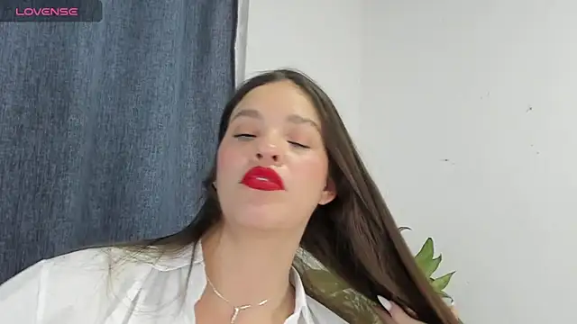 zoe69x online show from 03/18/25, 12:51