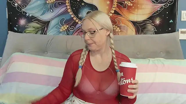SaraBearXo online show from 09/12/25, 12:27