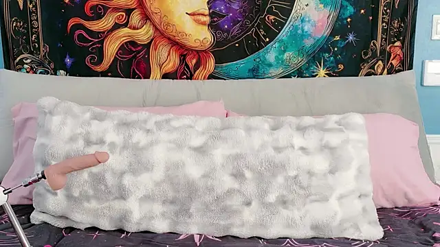 SaraBearXo online show from 02/15/26, 02:05