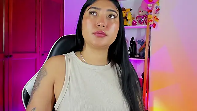 eymy-hadid online show from 10/29/25, 04:28