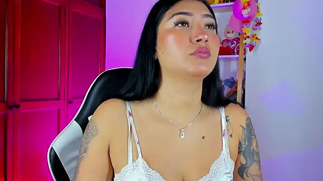 Snapshot of eymy-hadid chatting on 10/10/25, 02:40 eymy-hadid online show from 10/10/25, 02:40