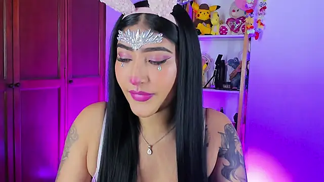 eymy-hadid online show from 10/31/25, 08:05