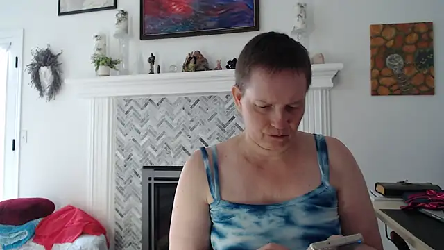 Snapshot of AuroraWillows chatting on 04/13/26, 03:05 AuroraWillows online show from 04/13/26, 03:05