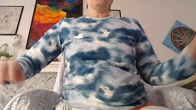 AuroraWillows online show from 02/02/26, 07:46