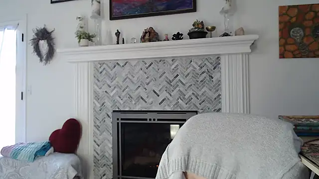 Snapshot of AuroraWillows chatting on 03/16/26, 01:59 AuroraWillows online show from 03/16/26, 01:59