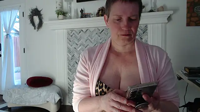 AuroraWillows online show from 02/26/26, 01:11