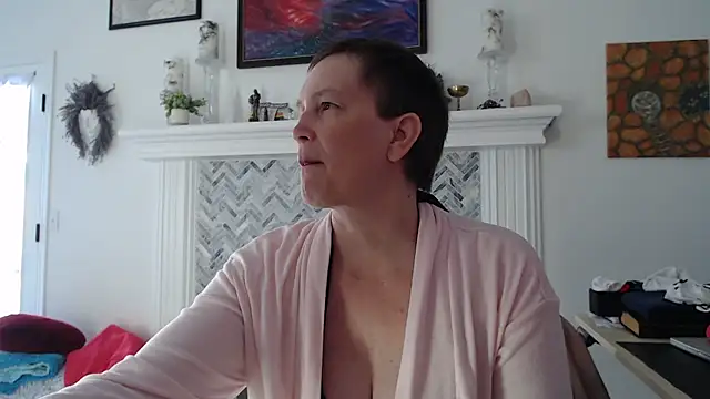 Snapshot of AuroraWillows chatting on 04/08/26, 02:29 AuroraWillows online show from 04/08/26, 02:29