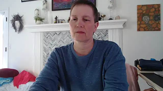 Snapshot of AuroraWillows chatting on 04/04/26, 04:24 AuroraWillows online show from 04/04/26, 04:24