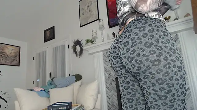 AuroraWillows online show from 10/20/25, 11:00