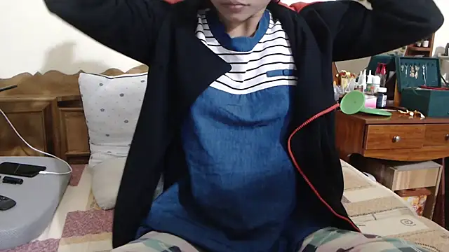 Snapshot of Beauty_Asian_Tina chatting on 11/26/25, 12:10 Beauty Asian Tina online show from 11/26/25, 12:10