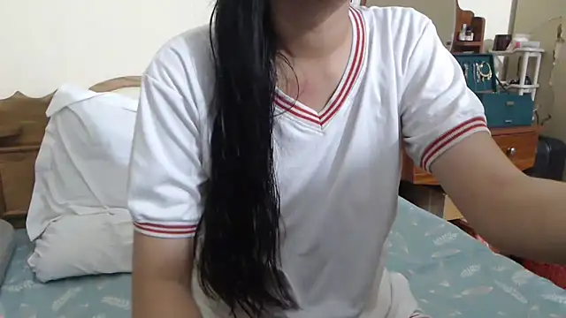 Snapshot of Beauty_Asian_Tina chatting on 10/06/25, 10:27 Beauty Asian Tina online show from 10/06/25, 10:27
